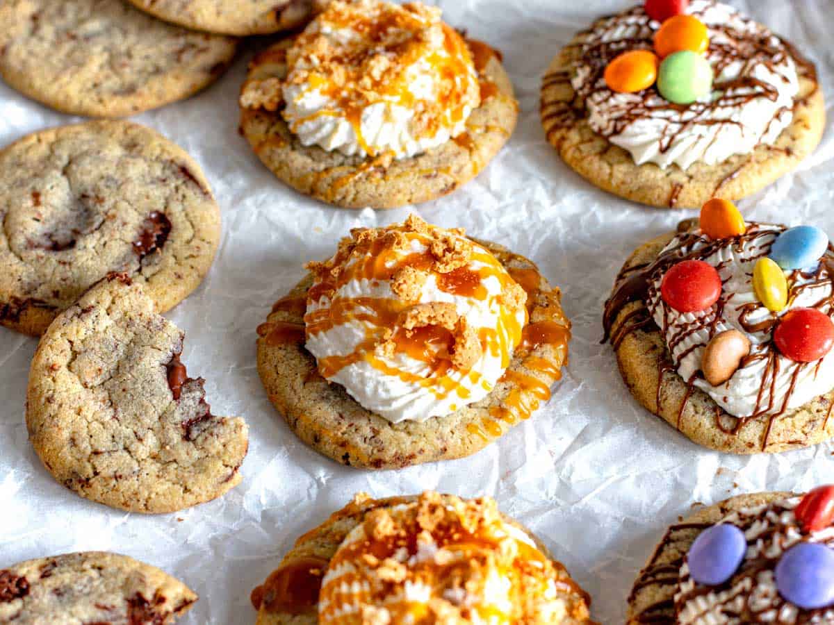 Caramello salato su crumbl cookie.