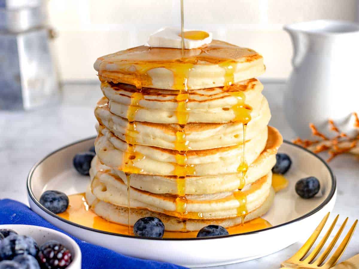 I pancake con sciroppo d'acero e burro.