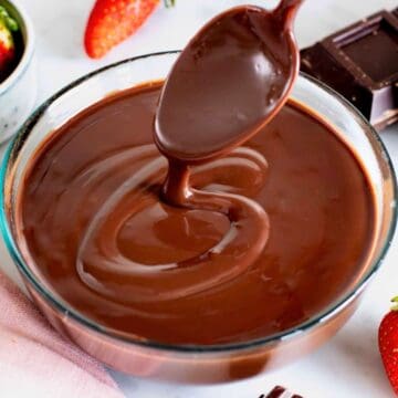 Ganache al cioccolato.